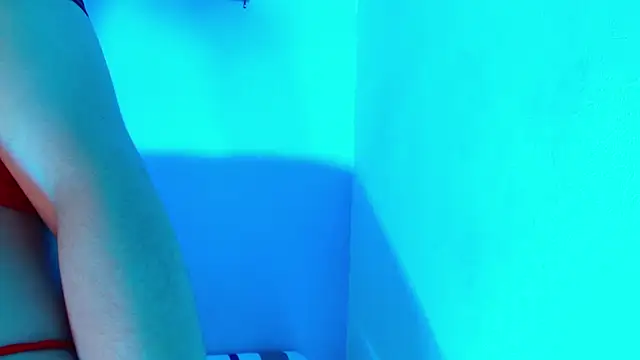 luna hawks online show from December 2025 04:17:01 AM