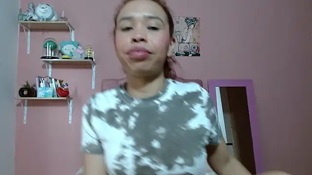 luna hawks online show from November 2025 05:45:02 PM