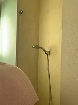 GoldenPussy1329 online show from January 2026 01:26:01 PM