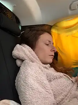 GoldenPussy1329 online show from November 2025 11:44:01 AM