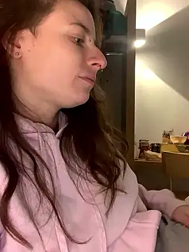 GoldenPussy1329 online show from February 2026 07:33:01 PM