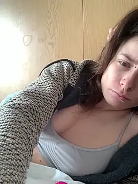 GoldenPussy1329 online show from February 2026 02:05:01 PM