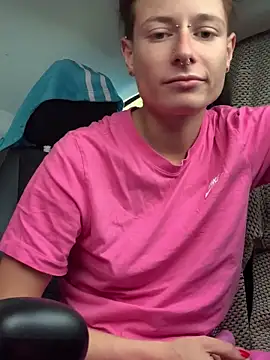 GoldenPussy1329 online show from November 2025 04:21:01 PM