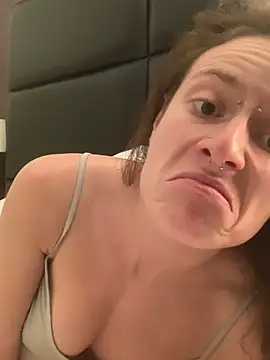 GoldenPussy1329 online show from March 2026 12:25:01 AM