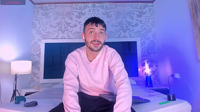 VynnyBlacke  online show from January 2026 03:10:02 AM