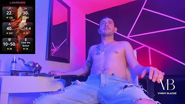VynnyBlacke  online show from November 2025 08:31:01 PM