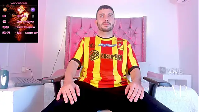 VynnyBlacke  online show from November 2025 09:19:01 PM