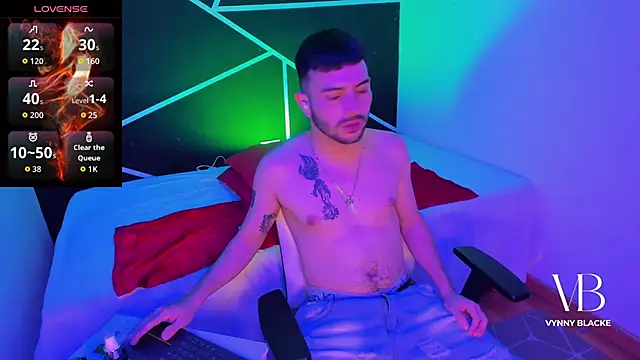 VynnyBlacke  online show from December 2025 09:49:01 PM