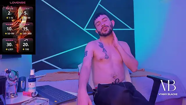 VynnyBlacke  online show from December 2025 09:17:02 PM