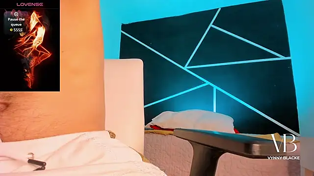 VynnyBlacke  online show from December 2025 09:20:02 PM