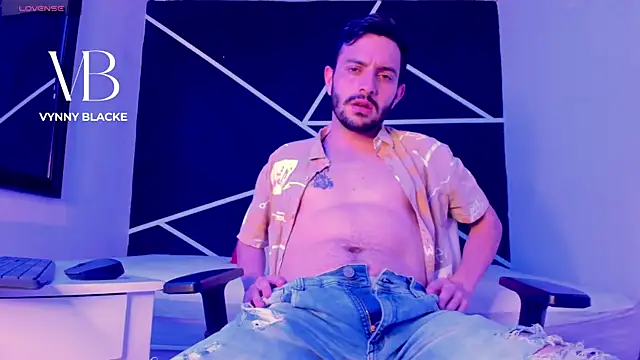 VynnyBlacke  online show from February 2026 04:11:02 AM