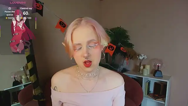 luna son online show from November 2025 09:52:02 PM