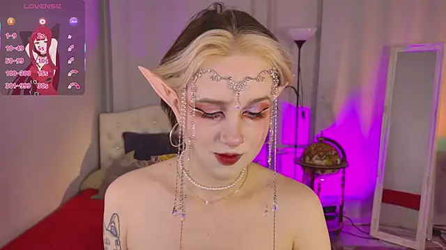 luna son online show from December 2025 09:06:02 PM