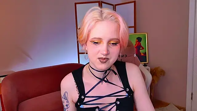 luna son online show from November 2025 09:29:02 PM