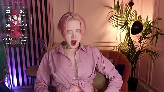 luna son online show from November 2025 09:19:01 PM