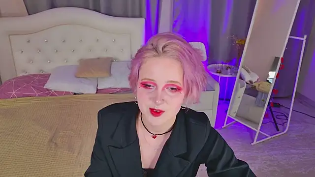 luna son online show from November 2025 06:14:02 AM