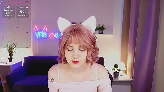 luna son online show from October 2025 02:05:01 PM