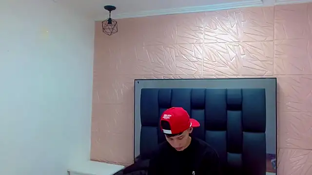 thaigo twink38 online show from February 2026 05:50:01 AM