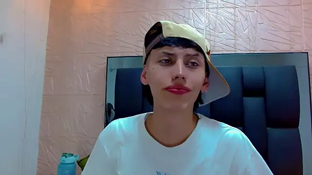 Snapshot of thaigo_twink38 chatting on December 2025 04:44:02 AM thaigo twink38 online show from December 2025 04:44:02 AM