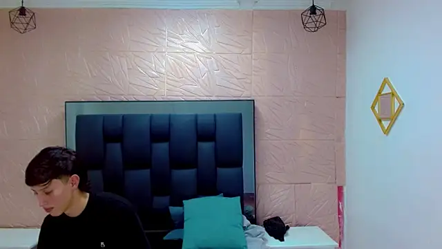 thaigo twink38 online show from February 2026 06:13:02 AM