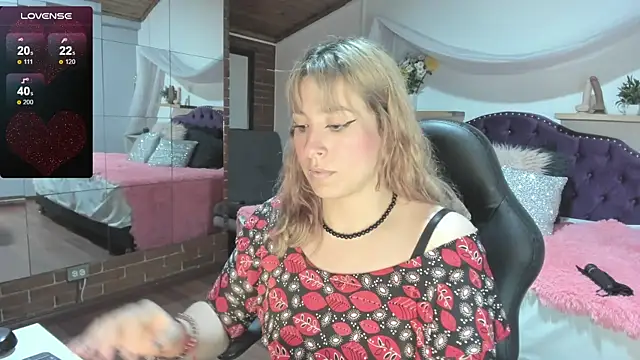 Snapshot of sophialyh_1 chatting on October 2025 01:52:01 PM sophialyh 1 online show from October 2025 01:52:01 PM