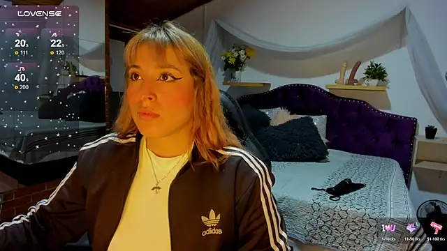 Snapshot of sophialyh_1 chatting on October 2025 12:49:02 PM sophialyh 1 online show from October 2025 12:49:02 PM