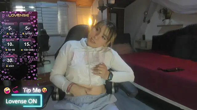 sophialyh 1 online show from June 2026 01:01:02 PM