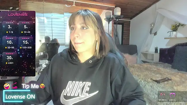 sophialyh 1 online show from April 2026 01:04:02 PM