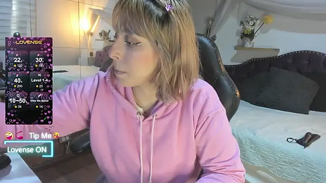 sophialyh 1 online show from February 2026 12:46:02 PM