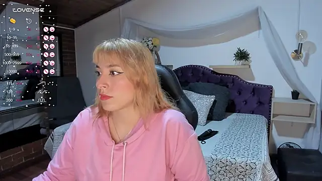 Snapshot of sophialyh_1 chatting on September 2025 01:06:02 PM sophialyh 1 online show from September 2025 01:06:02 PM