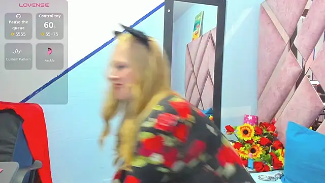 AliceCat 01 online show from October 2025 11:58:02 PM