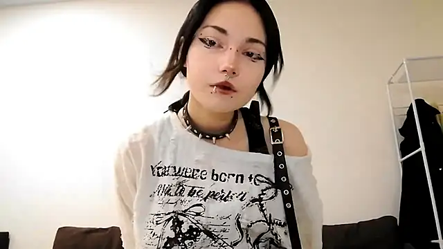 Beeping Creature online show from October 2025 03:46:01 PM