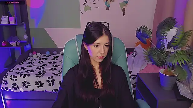 Snapshot of Azaliya_Haze chatting on October 2025 05:27:02 AM Azaliya Haze online show from October 2025 05:27:02 AM