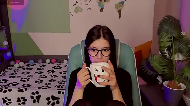 Snapshot of Azaliya_Haze chatting on October 2025 05:17:02 AM Azaliya Haze online show from October 2025 05:17:02 AM
