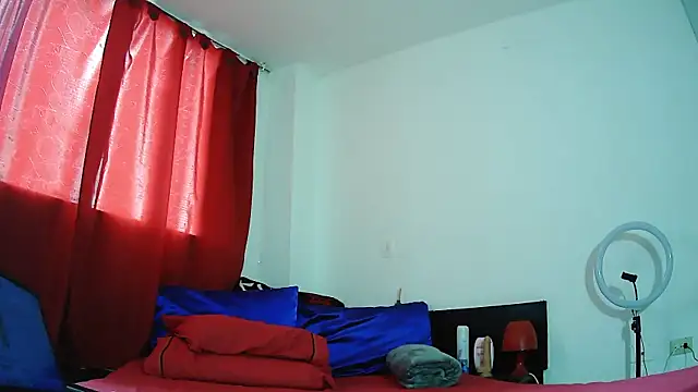 Snapshot of MissAsly chatting on December 2025 04:41:01 PM MissAsly online show from December 2025 04:41:01 PM