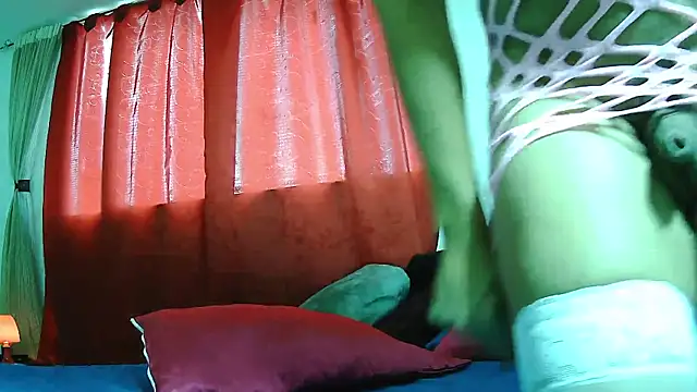 Snapshot of MissAsly chatting on November 2025 02:33:02 PM MissAsly online show from November 2025 02:33:02 PM