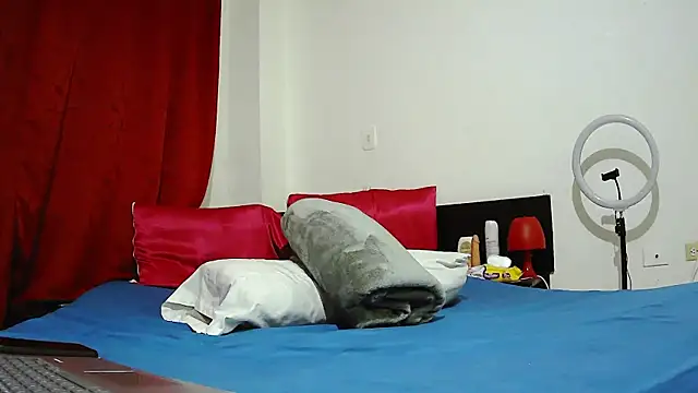 Snapshot of MissAsly chatting on November 2025 10:30:01 AM MissAsly online show from November 2025 10:30:01 AM