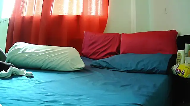 Snapshot of MissAsly chatting on November 2025 01:04:02 PM MissAsly online show from November 2025 01:04:02 PM