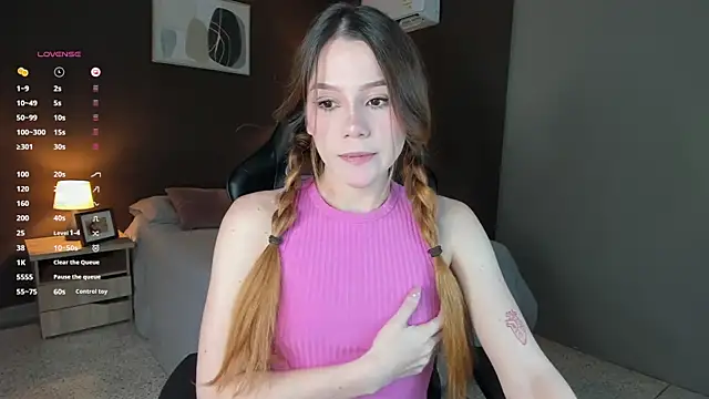 Snapshot of Alexandra-16 chatting on October 2025 10:10:01 PM Alexandra-16 online show from October 2025 10:10:01 PM