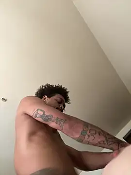 Snapshot of thefreakscomeoutatnight chatting on October 2025 09:35:01 PM thefreakscomeoutatnight online show from October 2025 09:35:01 PM