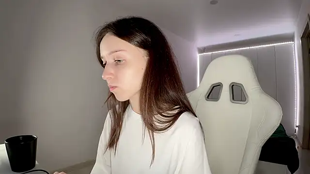 Snapshot of monnymoon chatting on October 2025 09:51:01 AM monnymoon online show from October 2025 09:51:01 AM