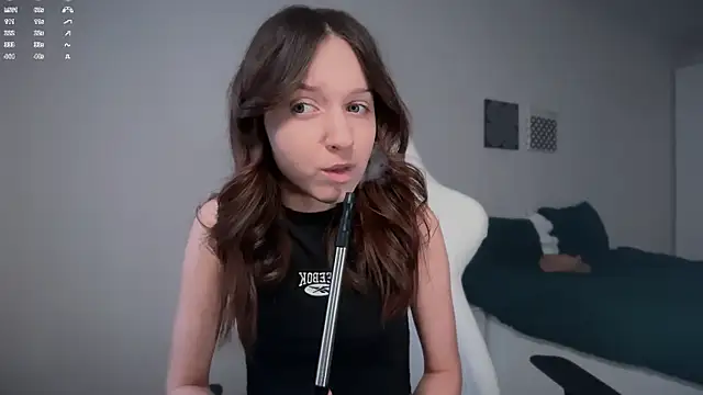 Snapshot of monnymoon chatting on November 2025 08:20:02 AM monnymoon online show from November 2025 08:20:02 AM