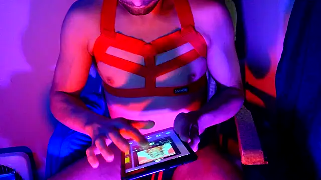 highinhtxx online show from November 2025 09:18:01 PM