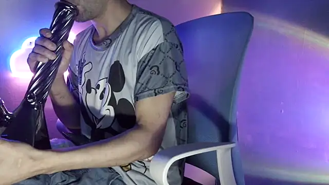 highinhtxx online show from May 2026 01:36:02 PM
