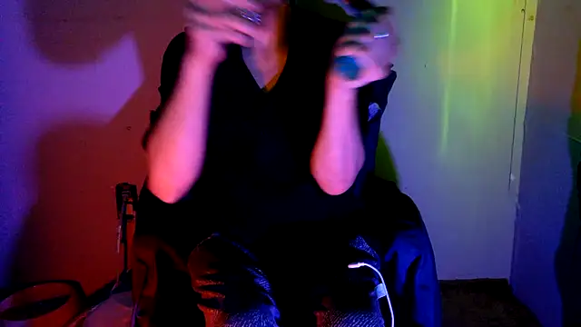 highinhtxx online show from November 2025 02:32:01 PM