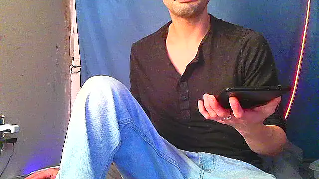 highinhtxx online show from October 2025 05:25:01 PM