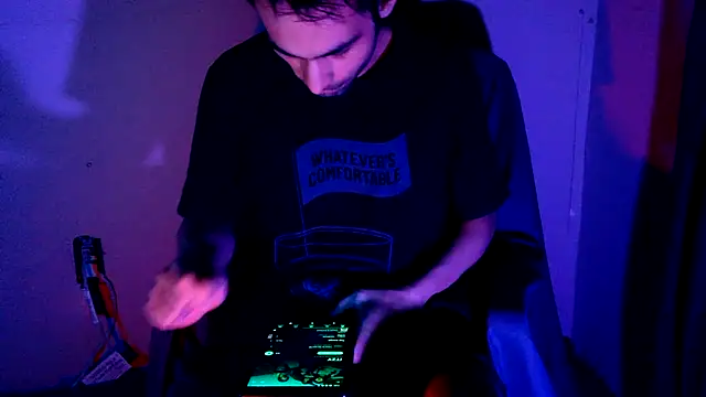 highinhtxx online show from November 2025 10:10:02 AM