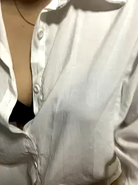 lee ly online show from October 2025 06:58:01 AM