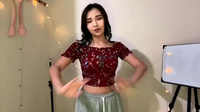 CarollFalick online show from December 2025 12:15:01 PM