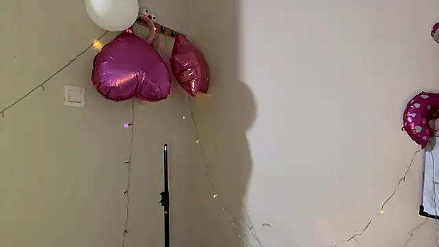 CarollFalick online show from November 2025 01:37:02 PM